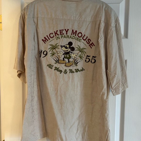 Disney Tan Shirt with Mickey Mouse. Size M. - Picture 6 of 8